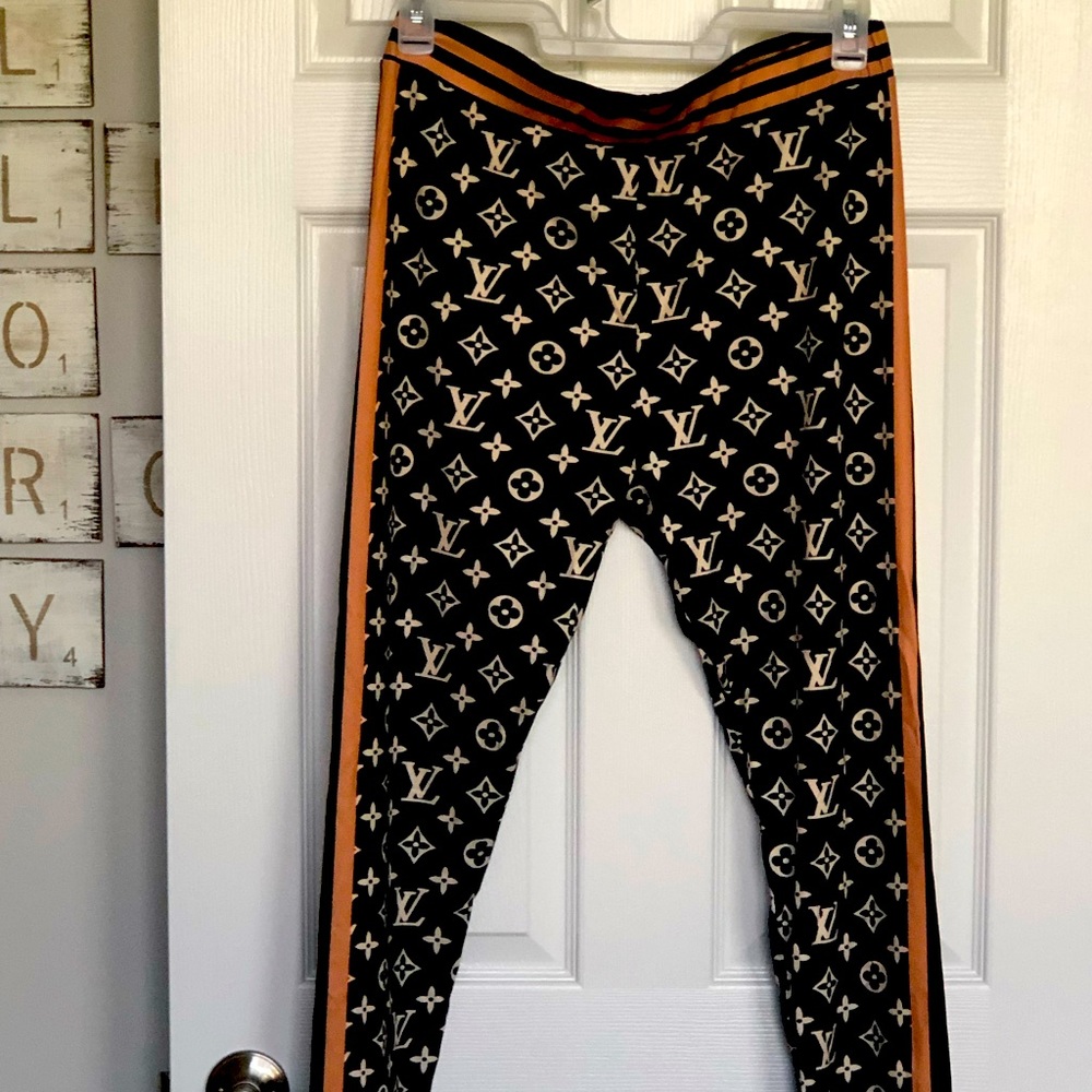 Boutique knockoff lounge set.